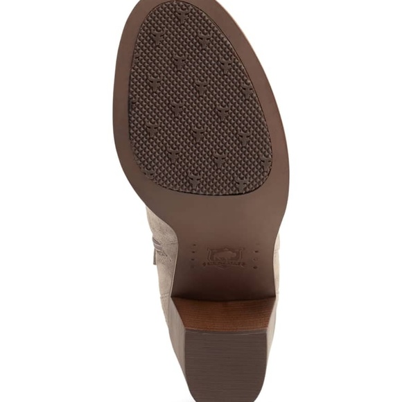 🌺TRASK Tinsley Bootie Boots in Light Grey Suede - Picture 6 of 6